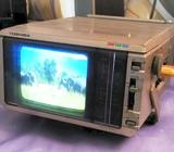 ~~~ VinTaGe PorTaBLe TOSHIBA 5ins CRT Mini TV OnLy $78~~~