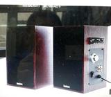 2.0 powered speakers