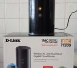 Selling D-Link DIR850L AC 1200 dual band gigabit cloud router