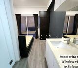 Master Room with own Balcony & Bathroom @ Geylang Condo, Loft, Duo Key style, 10min to CBD. Visitor 